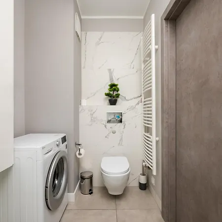 公寓 Bialoleka Charming By Bookinghost *