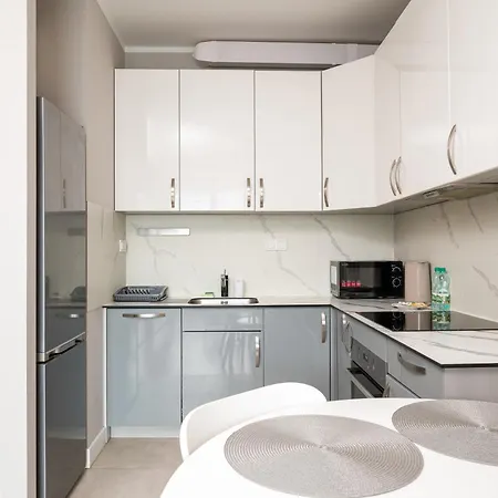 公寓 Bialoleka Charming By Bookinghost